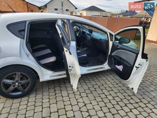 Белый Сеат Леон, объемом двигателя 1.39 л и пробегом 209 тыс. км за 4699 $, фото 10 на Automoto.ua