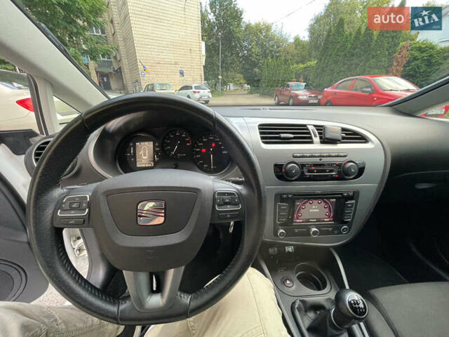 Белый Сеат Леон, объемом двигателя 1.8 л и пробегом 112 тыс. км за 7800 $, фото 20 на Automoto.ua