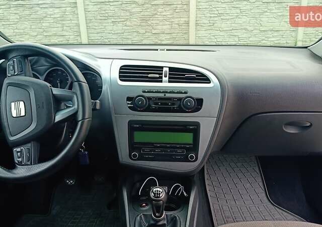 Белый Сеат Леон, объемом двигателя 1.4 л и пробегом 180 тыс. км за 4990 $, фото 16 на Automoto.ua