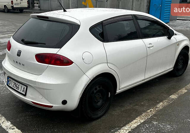 Белый Сеат Леон, объемом двигателя 1.39 л и пробегом 288 тыс. км за 6155 $, фото 10 на Automoto.ua