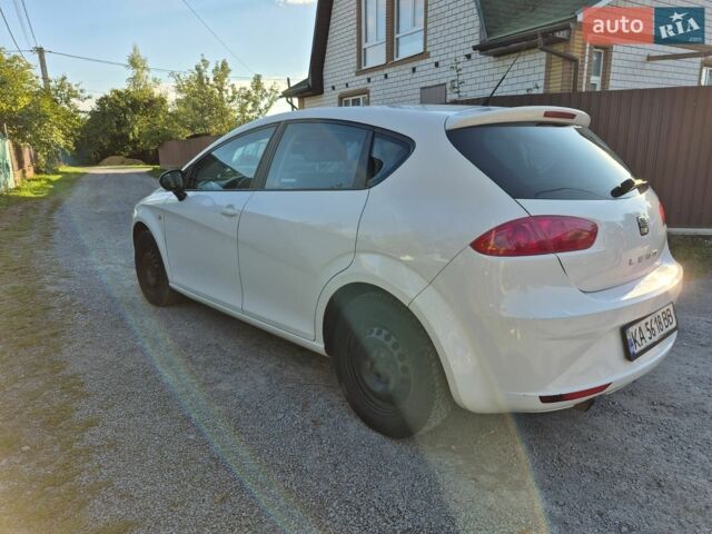Білий Сеат Leon, об'ємом двигуна 1.2 л та пробігом 230 тис. км за 4300 $, фото 7 на Automoto.ua
