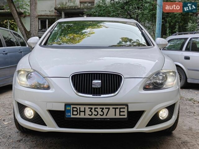 Белый Сеат Леон, объемом двигателя 1.9 л и пробегом 123 тыс. км за 7500 $, фото 28 на Automoto.ua