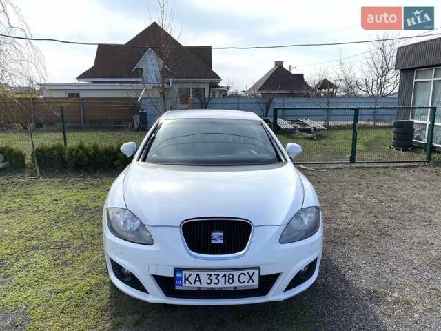 Белый Сеат Леон, объемом двигателя 1.39 л и пробегом 189 тыс. км за 5300 $, фото 2 на Automoto.ua