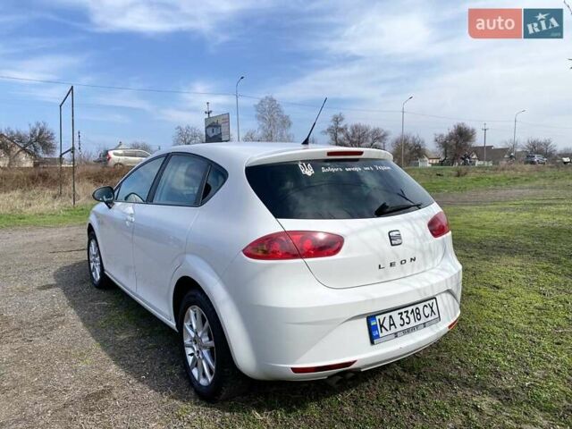 Белый Сеат Леон, объемом двигателя 1.39 л и пробегом 189 тыс. км за 5300 $, фото 4 на Automoto.ua