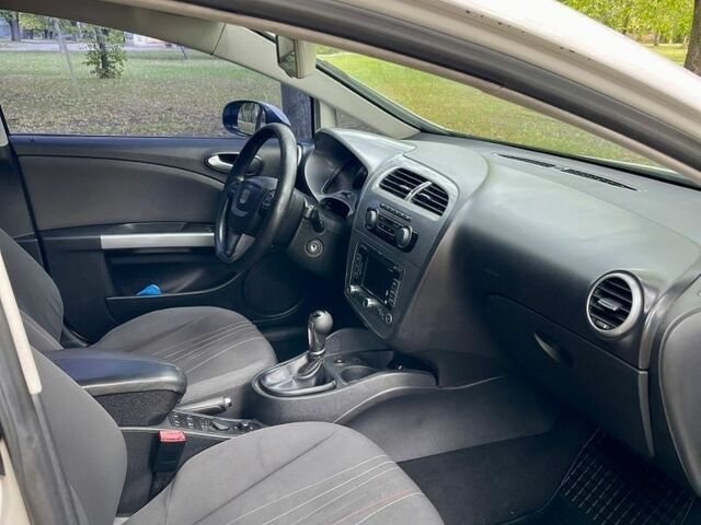 Білий Сеат Leon, об'ємом двигуна 1.6 л та пробігом 282 тис. км за 6000 $, фото 10 на Automoto.ua