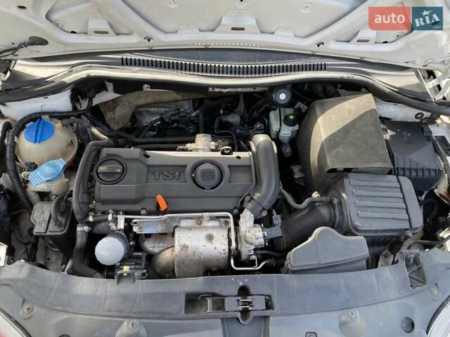 Белый Сеат Леон, объемом двигателя 1.39 л и пробегом 189 тыс. км за 5300 $, фото 14 на Automoto.ua