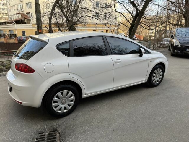 Білий Сеат Leon, об'ємом двигуна 0.14 л та пробігом 149 тис. км за 7200 $, фото 2 на Automoto.ua