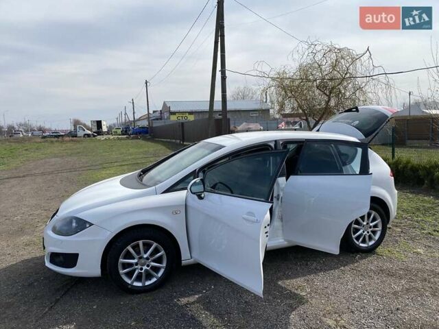 Белый Сеат Леон, объемом двигателя 1.39 л и пробегом 189 тыс. км за 5300 $, фото 5 на Automoto.ua