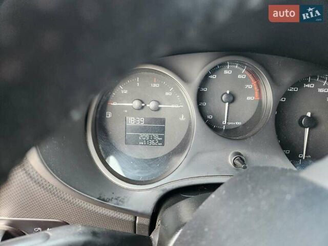 Белый Сеат Леон, объемом двигателя 1.39 л и пробегом 209 тыс. км за 4699 $, фото 15 на Automoto.ua