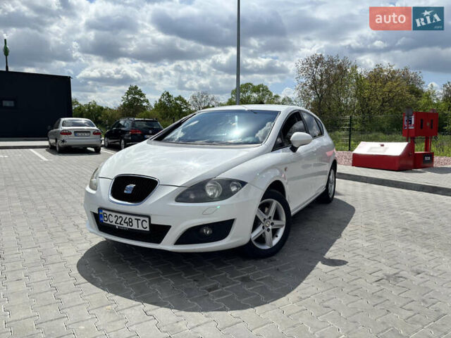 Белый Сеат Леон, объемом двигателя 1.39 л и пробегом 250 тыс. км за 5400 $, фото 3 на Automoto.ua