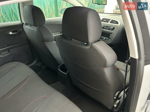 Белый Сеат Леон, объемом двигателя 1.8 л и пробегом 153 тыс. км за 9000 $, фото 55 на Automoto.ua