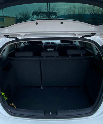 Белый Сеат Леон, объемом двигателя 1.6 л и пробегом 211 тыс. км за 6800 $, фото 6 на Automoto.ua