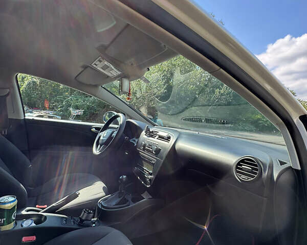 Білий Сеат Leon, об'ємом двигуна 1.6 л та пробігом 211 тис. км за 6900 $, фото 7 на Automoto.ua