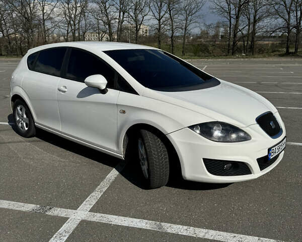 Білий Сеат Leon, об'ємом двигуна 1.2 л та пробігом 150 тис. км за 7499 $, фото 12 на Automoto.ua