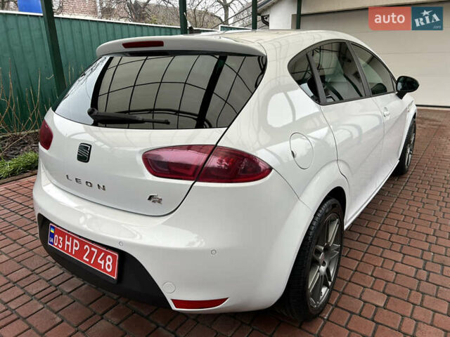 Белый Сеат Леон, объемом двигателя 1.8 л и пробегом 153 тыс. км за 9000 $, фото 6 на Automoto.ua