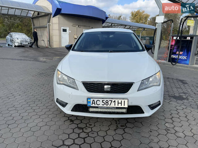 Сеат Леон 2012 в Луцке на Automoto.ua Белый Сеат Леон, объемом двигателя 1.4 л и пробегом 282 тыс. км за 7500 $, фото 2 на Automoto.ua
