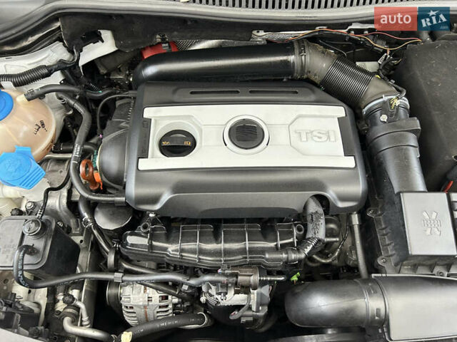 Белый Сеат Леон, объемом двигателя 1.8 л и пробегом 153 тыс. км за 9000 $, фото 67 на Automoto.ua