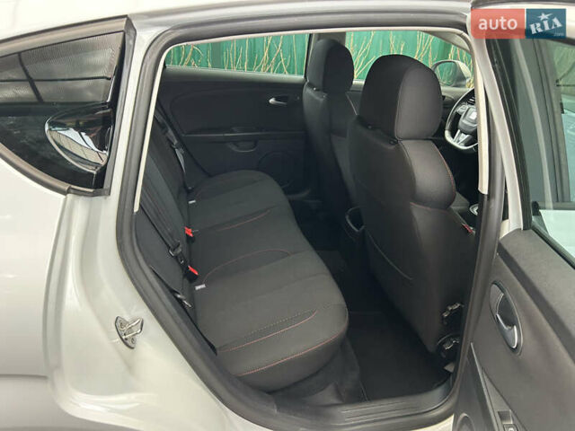 Белый Сеат Леон, объемом двигателя 1.8 л и пробегом 153 тыс. км за 9000 $, фото 52 на Automoto.ua