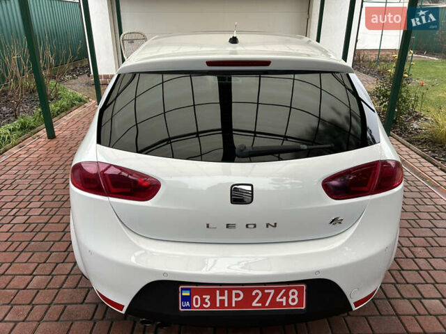 Белый Сеат Леон, объемом двигателя 1.8 л и пробегом 153 тыс. км за 9000 $, фото 4 на Automoto.ua