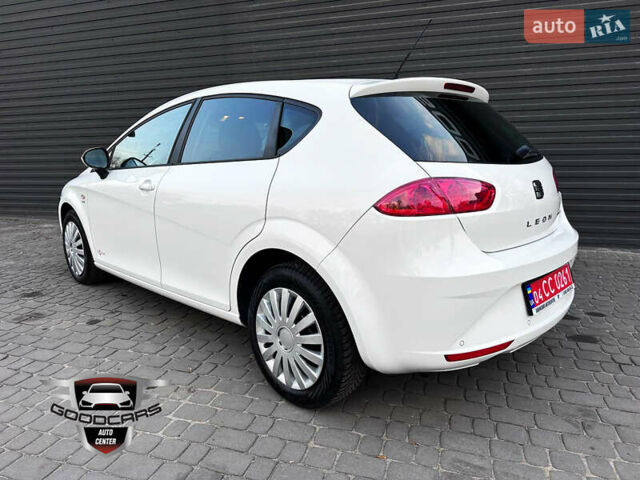 Белый Сеат Леон, объемом двигателя 1.2 л и пробегом 240 тыс. км за 7700 $, фото 3 на Automoto.ua