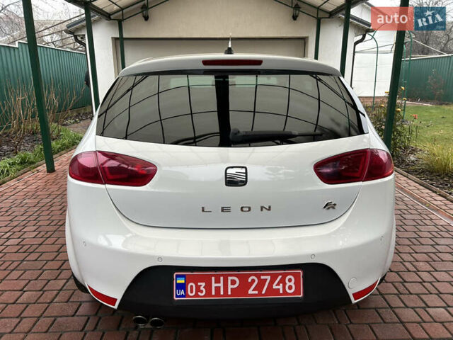 Белый Сеат Леон, объемом двигателя 1.8 л и пробегом 153 тыс. км за 9000 $, фото 5 на Automoto.ua