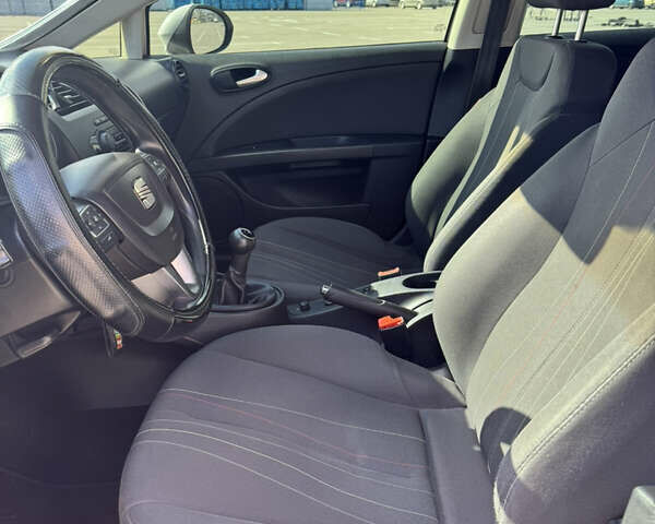 Білий Сеат Leon, об'ємом двигуна 1.2 л та пробігом 150 тис. км за 7499 $, фото 15 на Automoto.ua