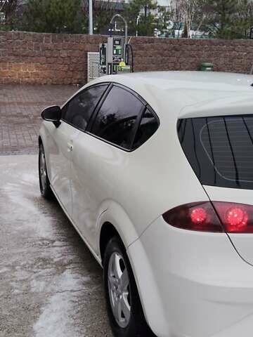 Белый Сеат Леон, объемом двигателя 1.2 л и пробегом 156 тыс. км за 3499 $, фото 4 на Automoto.ua