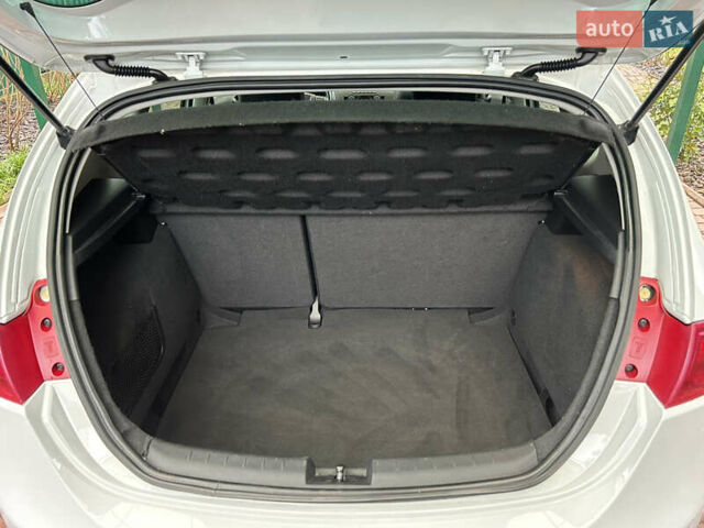 Белый Сеат Леон, объемом двигателя 1.8 л и пробегом 153 тыс. км за 9000 $, фото 48 на Automoto.ua