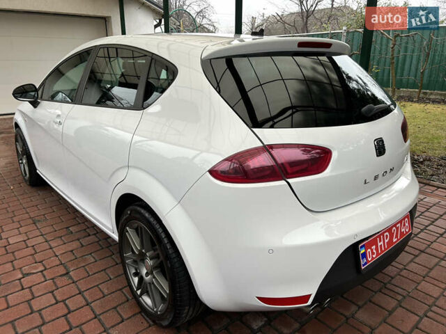 Белый Сеат Леон, объемом двигателя 1.8 л и пробегом 153 тыс. км за 9000 $, фото 3 на Automoto.ua