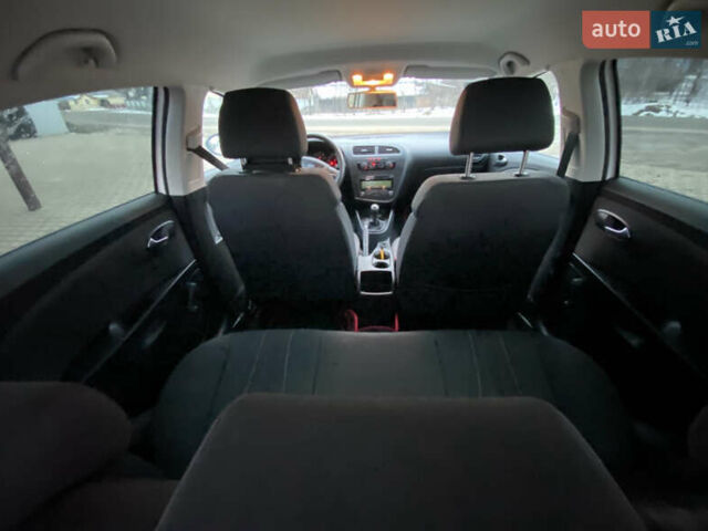 Белый Сеат Леон, объемом двигателя 1.6 л и пробегом 211 тыс. км за 6800 $, фото 4 на Automoto.ua