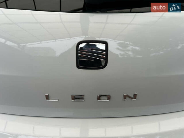 Белый Сеат Леон, объемом двигателя 1.8 л и пробегом 153 тыс. км за 9000 $, фото 16 на Automoto.ua