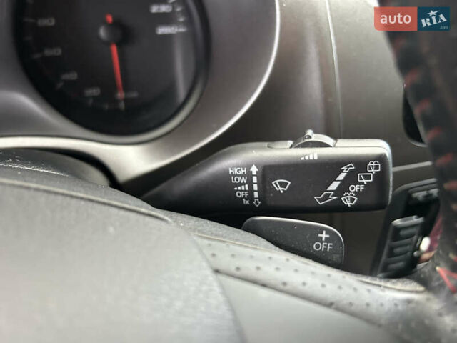 Белый Сеат Леон, объемом двигателя 1.8 л и пробегом 153 тыс. км за 9000 $, фото 35 на Automoto.ua