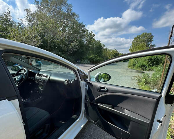 Білий Сеат Leon, об'ємом двигуна 1.6 л та пробігом 211 тис. км за 6900 $, фото 6 на Automoto.ua