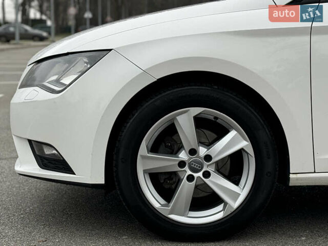 Белый Сеат Леон, объемом двигателя 1.6 л и пробегом 180 тыс. км за 9850 $, фото 27 на Automoto.ua