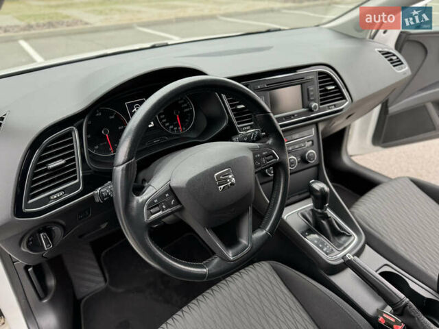 Белый Сеат Леон, объемом двигателя 1.6 л и пробегом 180 тыс. км за 9999 $, фото 45 на Automoto.ua