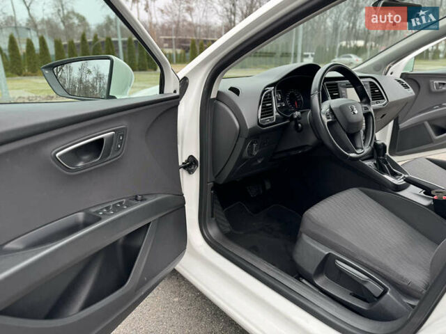 Белый Сеат Леон, объемом двигателя 1.6 л и пробегом 180 тыс. км за 9999 $, фото 39 на Automoto.ua
