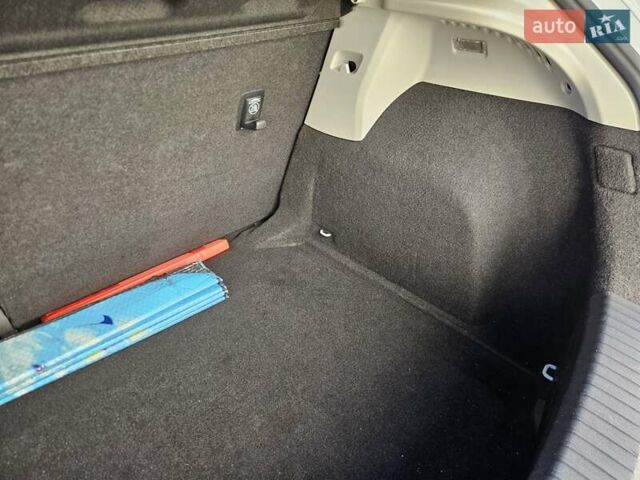 Сеат Леон 2013 в Черкассах на Automoto.ua Белый Сеат Леон, объемом двигателя 1.8 л и пробегом 134 тыс. км за 13400 $, фото 18 на Automoto.ua