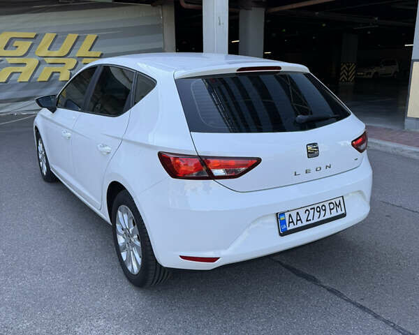 Белый Сеат Леон, объемом двигателя 1.6 л и пробегом 228 тыс. км за 9900 $, фото 19 на Automoto.ua