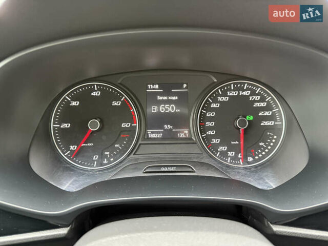 Білий Сеат Leon, об'ємом двигуна 1.6 л та пробігом 180 тис. км за 10700 $, фото 13 на Automoto.ua