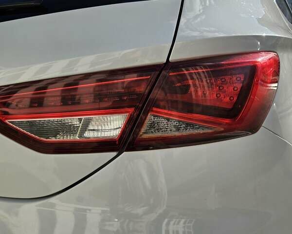 Сеат Леон 2013 в Черкассах на Automoto.ua Белый Сеат Леон, объемом двигателя 1.8 л и пробегом 134 тыс. км за 13400 $, фото 25 на Automoto.ua
