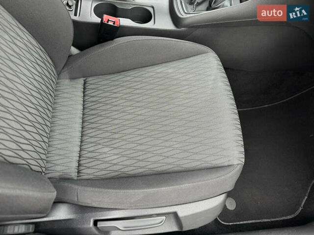 Белый Сеат Леон, объемом двигателя 1.6 л и пробегом 180 тыс. км за 9999 $, фото 55 на Automoto.ua