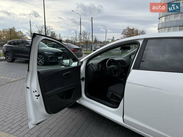 Білий Сеат Leon, об'ємом двигуна 1.6 л та пробігом 180 тис. км за 10700 $, фото 8 на Automoto.ua