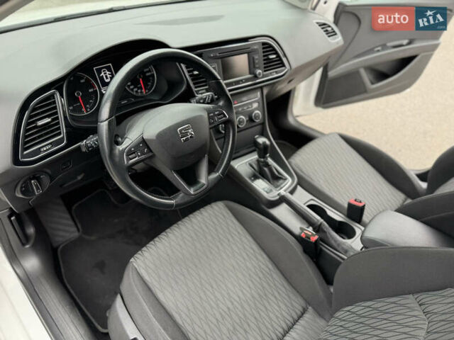 Белый Сеат Леон, объемом двигателя 1.6 л и пробегом 180 тыс. км за 9999 $, фото 44 на Automoto.ua