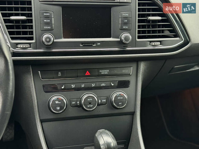 Белый Сеат Леон, объемом двигателя 1.6 л и пробегом 180 тыс. км за 9999 $, фото 64 на Automoto.ua