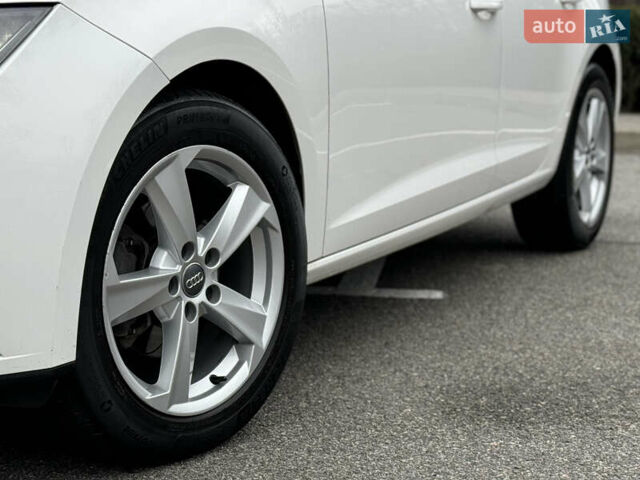 Белый Сеат Леон, объемом двигателя 1.6 л и пробегом 180 тыс. км за 9999 $, фото 37 на Automoto.ua