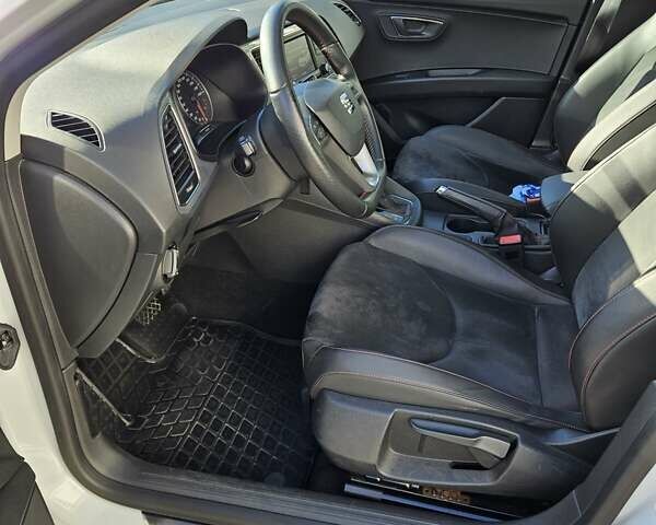 Сеат Леон 2013 в Черкассах на Automoto.ua Белый Сеат Леон, объемом двигателя 1.8 л и пробегом 134 тыс. км за 13400 $, фото 8 на Automoto.ua