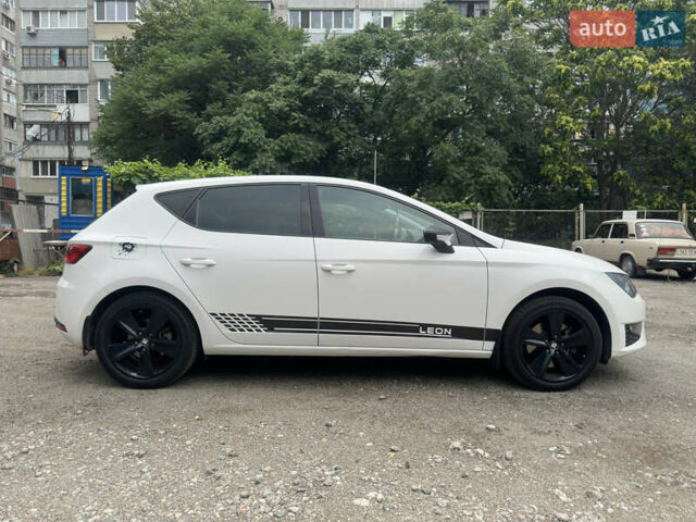 Белый Сеат Леон, объемом двигателя 1.8 л и пробегом 173 тыс. км за 13000 $, фото 2 на Automoto.ua