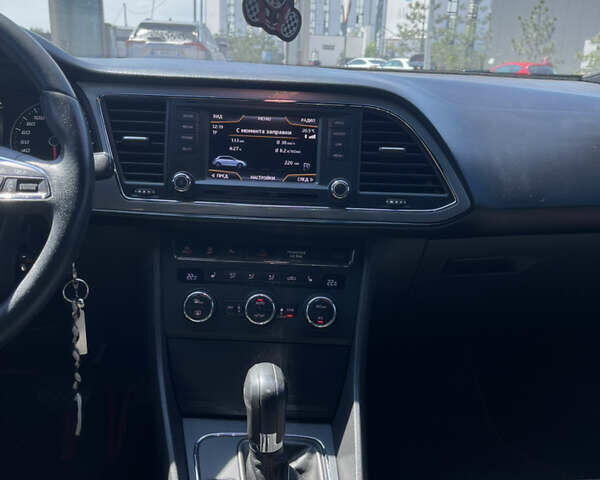 Белый Сеат Леон, объемом двигателя 1.8 л и пробегом 146 тыс. км за 10999 $, фото 12 на Automoto.ua