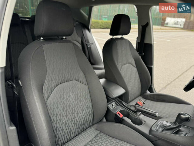 Білий Сеат Leon, об'ємом двигуна 1.6 л та пробігом 180 тис. км за 10499 $, фото 56 на Automoto.ua