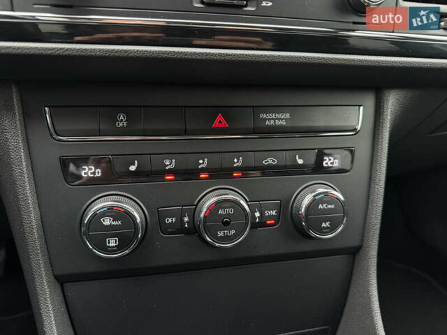 Белый Сеат Леон, объемом двигателя 1.6 л и пробегом 180 тыс. км за 9850 $, фото 62 на Automoto.ua